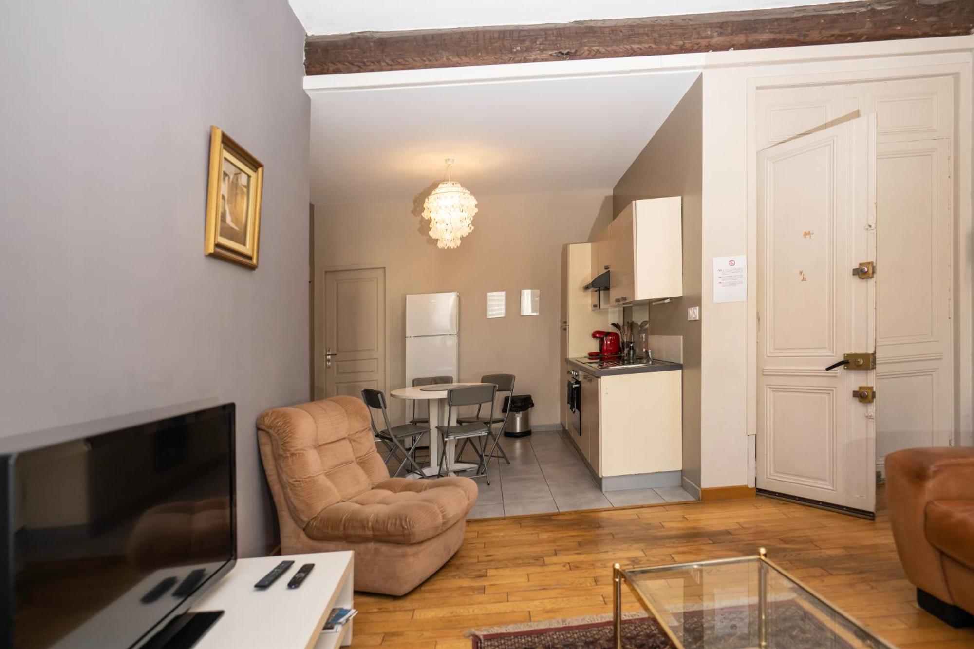 "Air D'Antan"-Meuble De Tourisme 3 Etoiles -Residence "Les Logis De Beziers"-Garage Optionnel-Coeur De Ville-Plages A 16Km ! المظهر الخارجي الصورة
